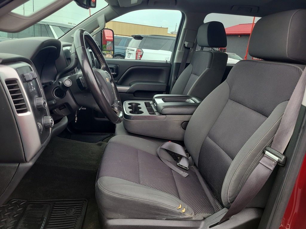 2015 Chevrolet Silverado 2500HD LT photo 17