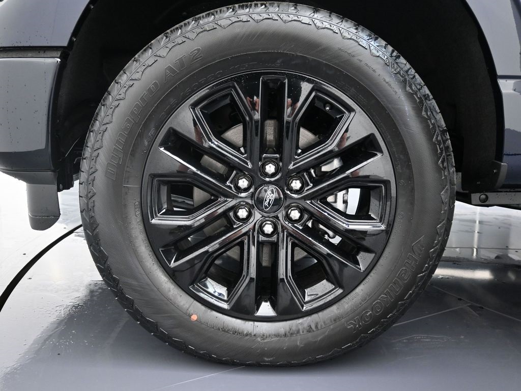 2025 Ford F-150 Lariat photo 32