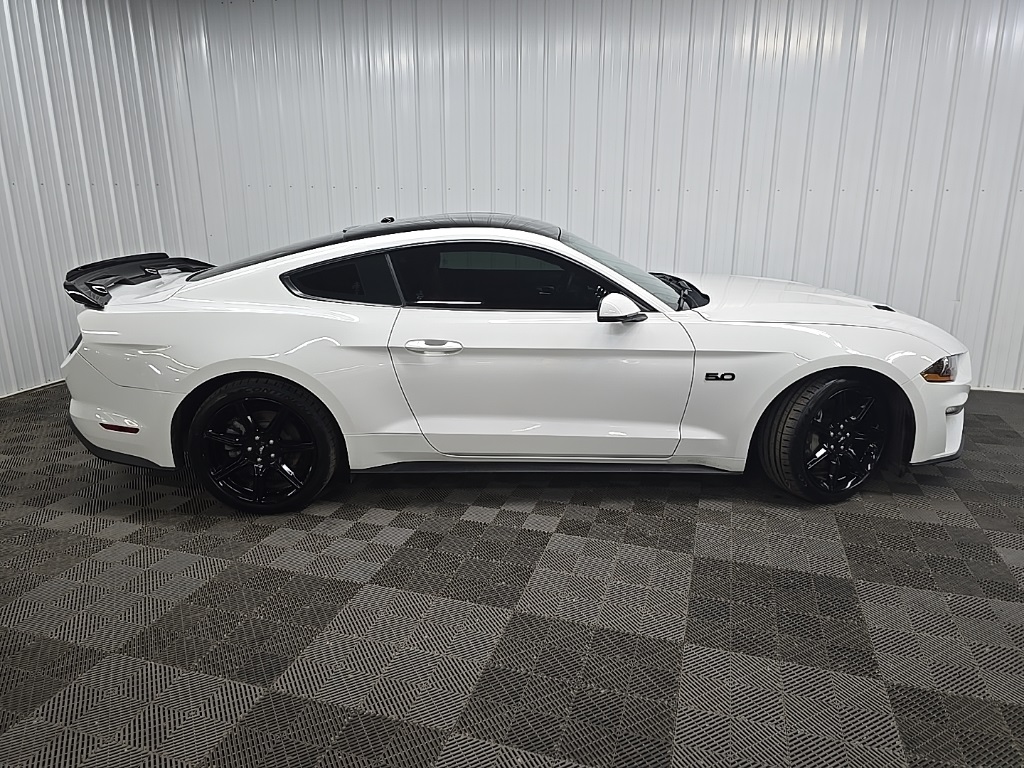 2019 Ford Mustang GT Premium photo 2