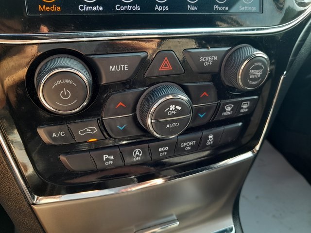 2021 Jeep Grand Cherokee Laredo X photo 23