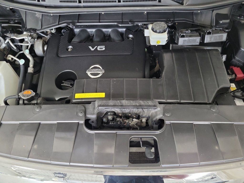 2014 Nissan Quest SV photo 19