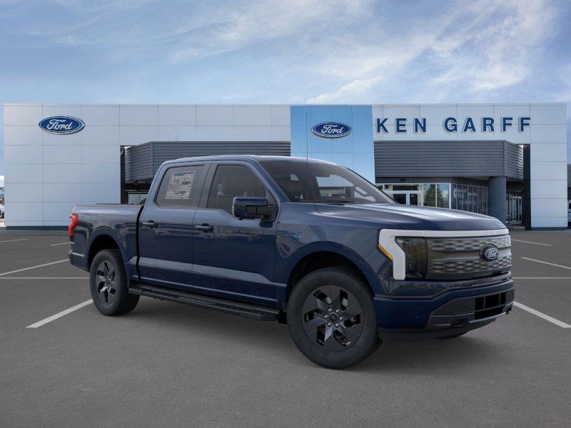2025 Ford F-150 Lightning Lariat photo 6