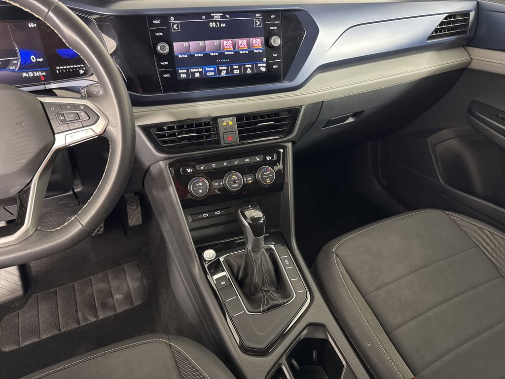 2024 Volkswagen Taos SE photo 22
