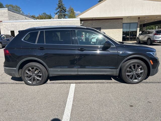 2022 Volkswagen Tiguan SE photo 3
