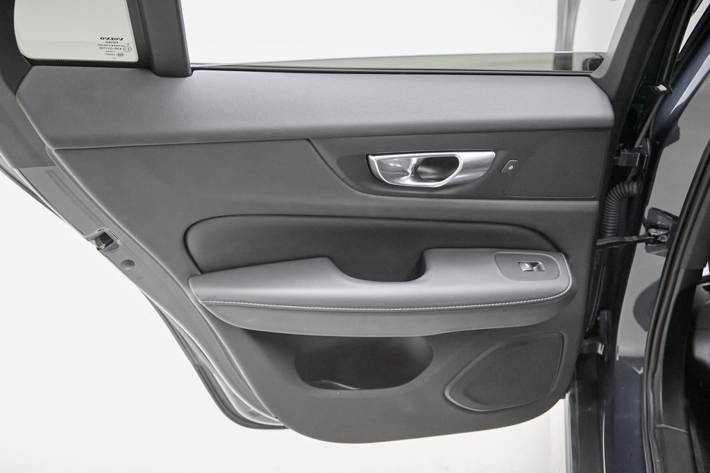 2024 VOLVO V60CC - Image 19