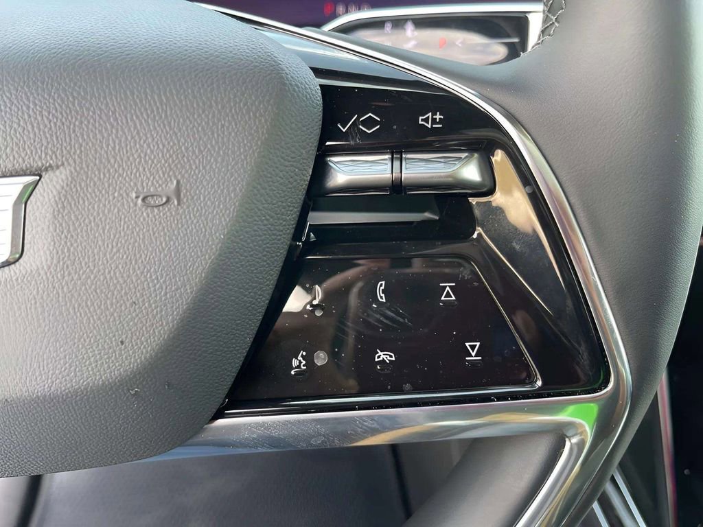 2025 Cadillac Escalade IQ Luxury photo 25