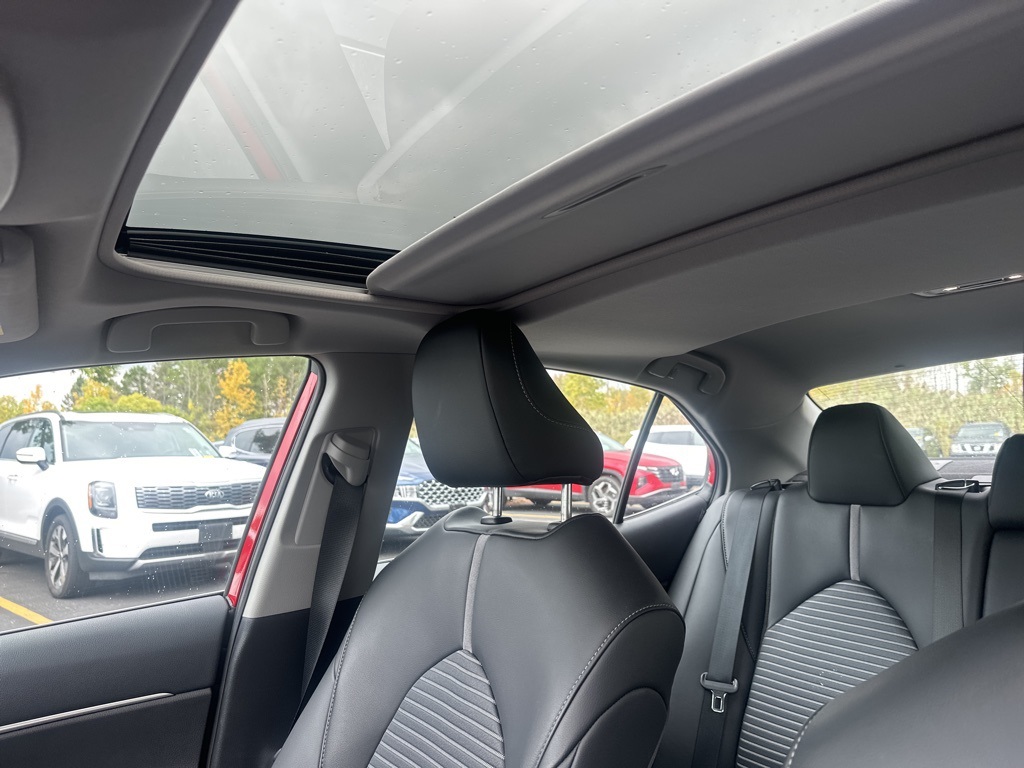 2023 Toyota Camry SE photo 3