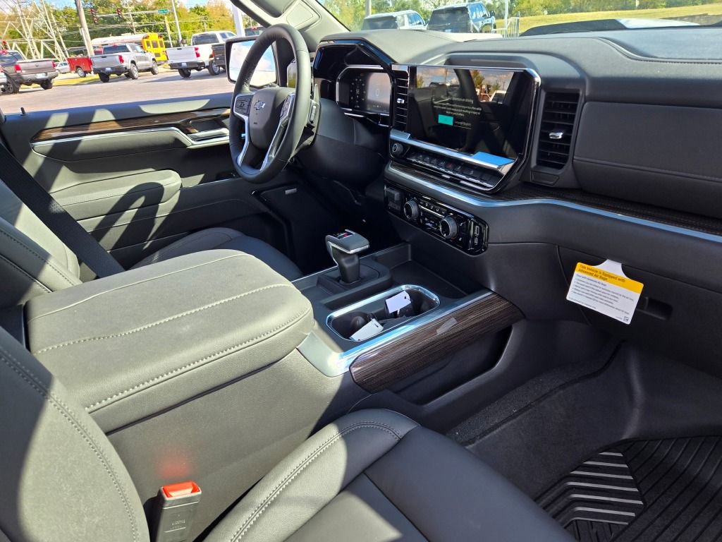 2026 Chevrolet Silverado Trail Boss LT photo 4