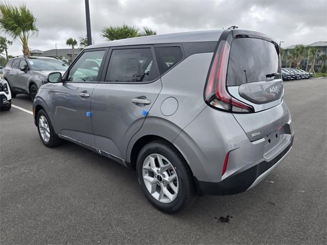 2025 Kia Soul S photo 3