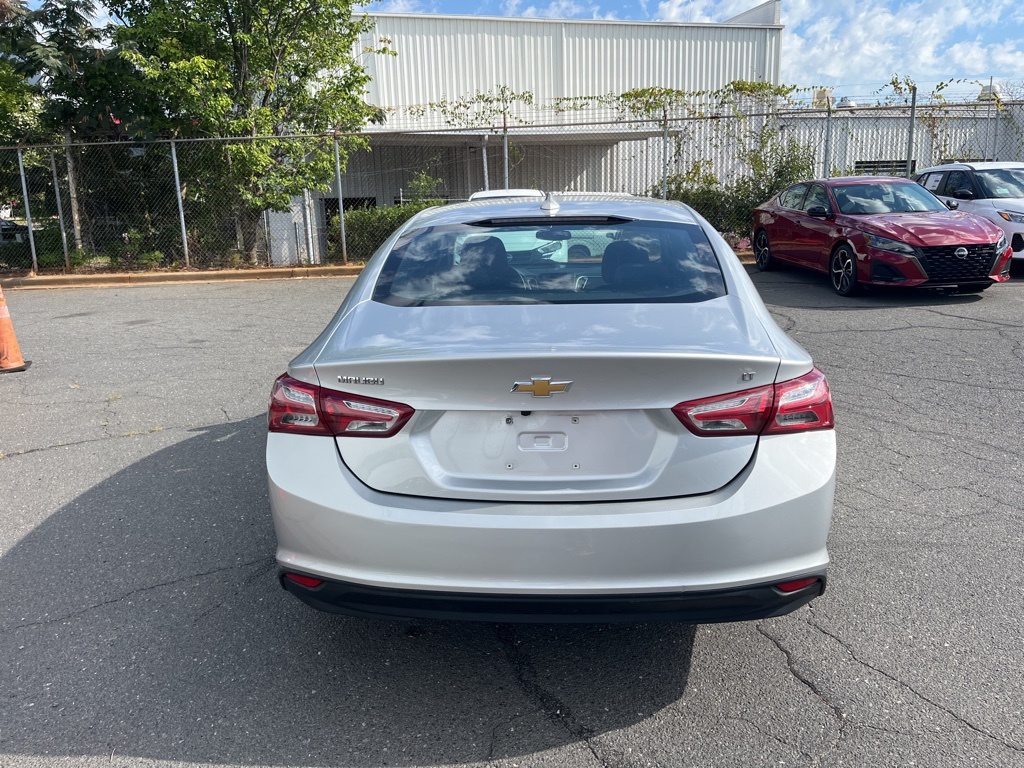 2022 Chevrolet Malibu 1LT photo 4