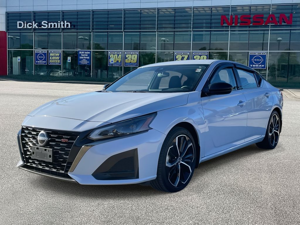 2024 Nissan Altima 2.5 SR photo 2