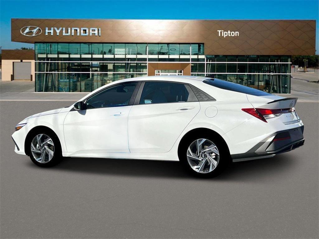 2025 Hyundai Elantra SEL Sport photo 4