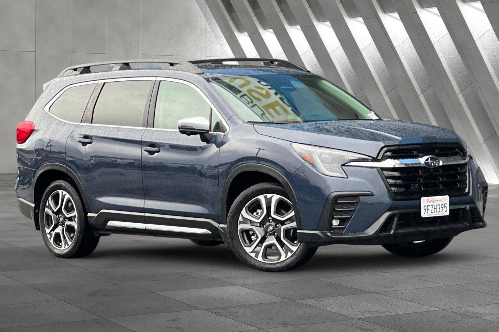 2023 Subaru Ascent Limited's photo