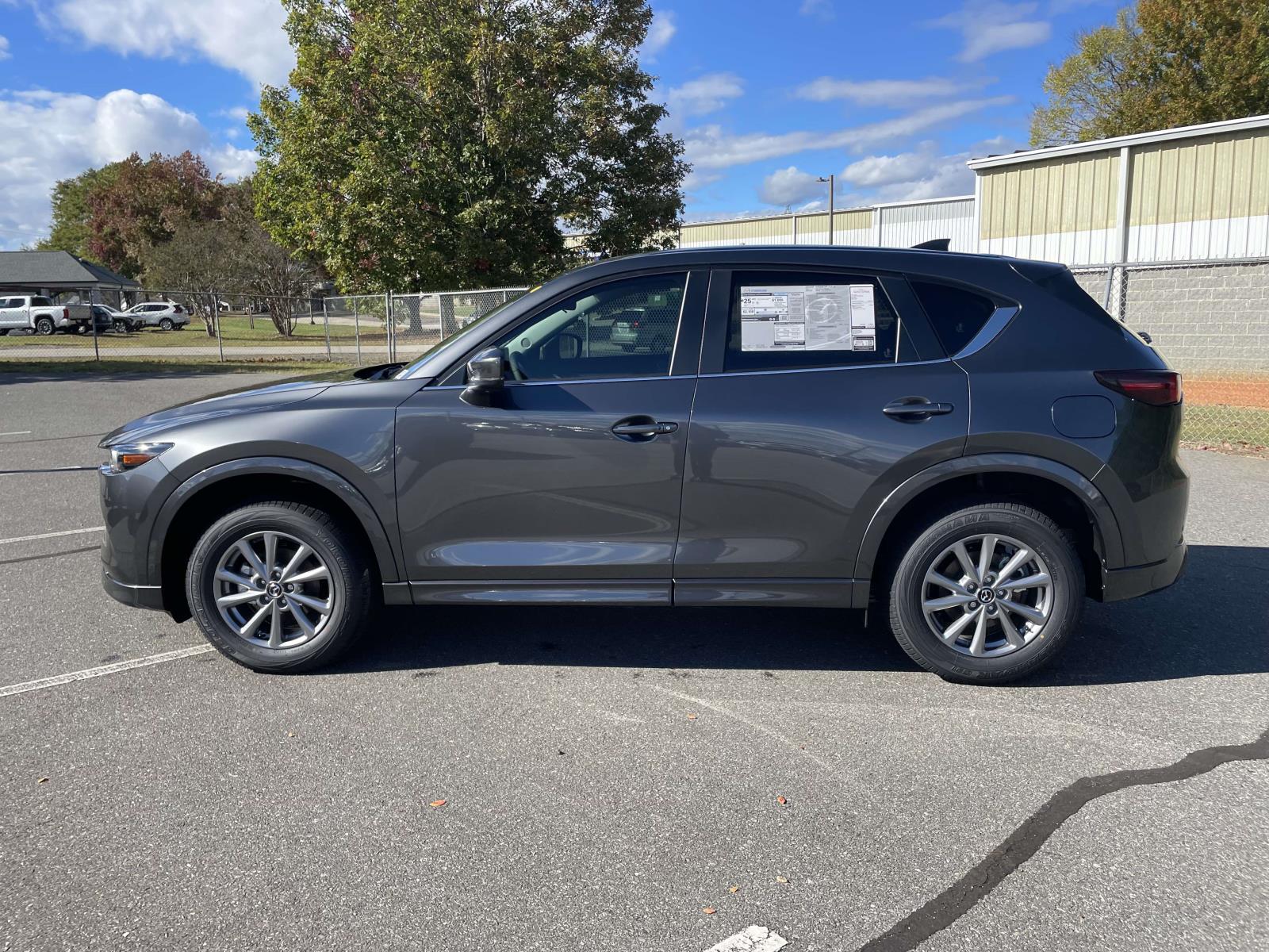 2025 Mazda CX-5 2.5 Select photo 4