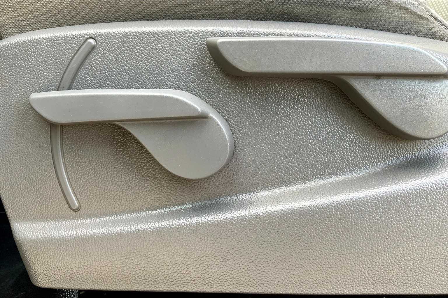 2017 Gmc Sierra Base photo 31