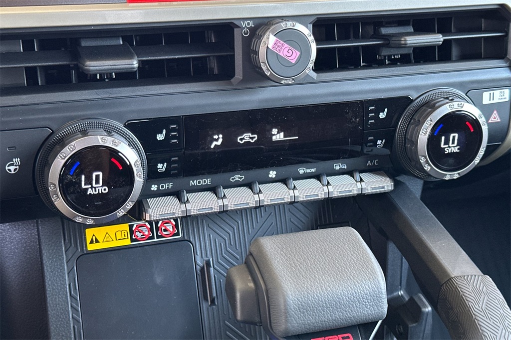2025 Toyota Tacoma TRD Sport Double Cab photo 18