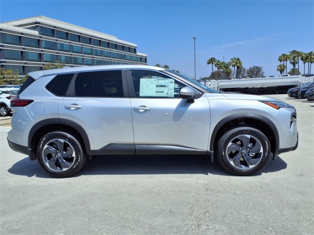 2025 Nissan Rogue SV photo 3