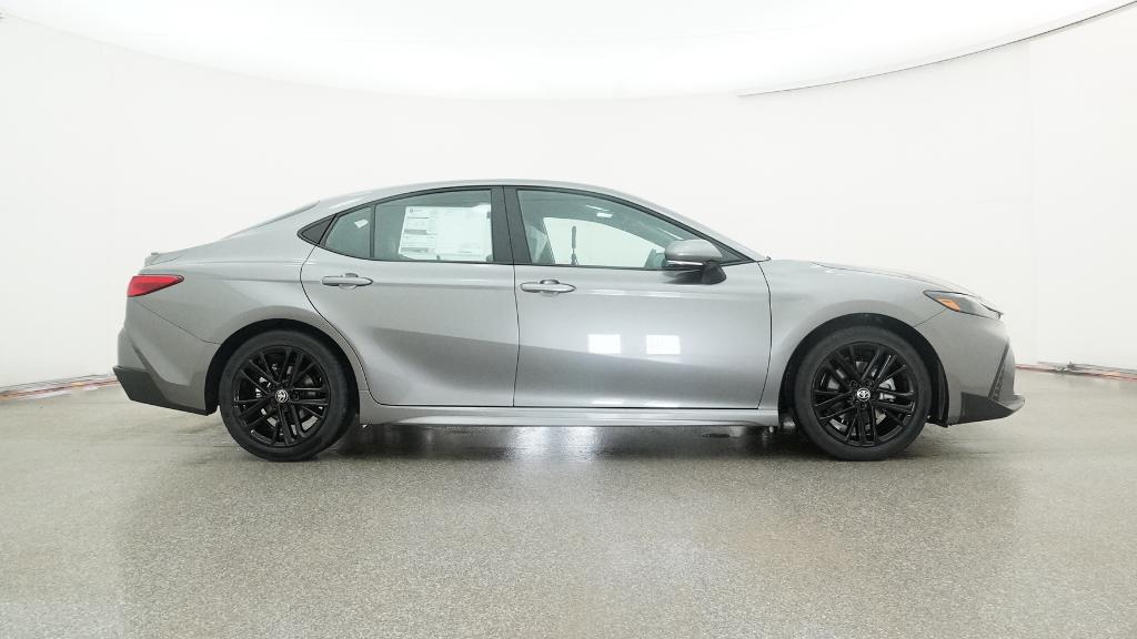 2025 Toyota Camry SE photo 8