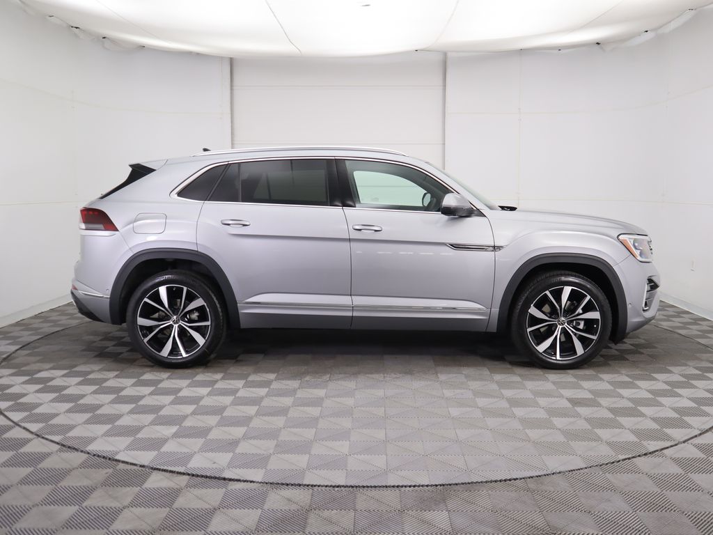 2026 Volkswagen Atlas Cross Sport SEL Premium R-Line photo 4