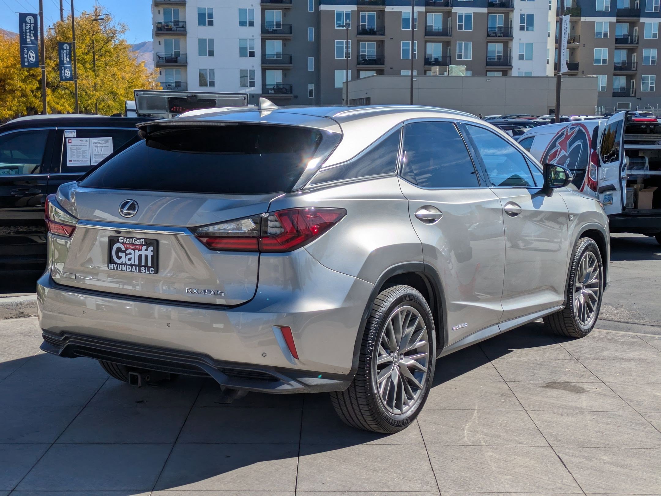 2019 Lexus RX 450h photo 3