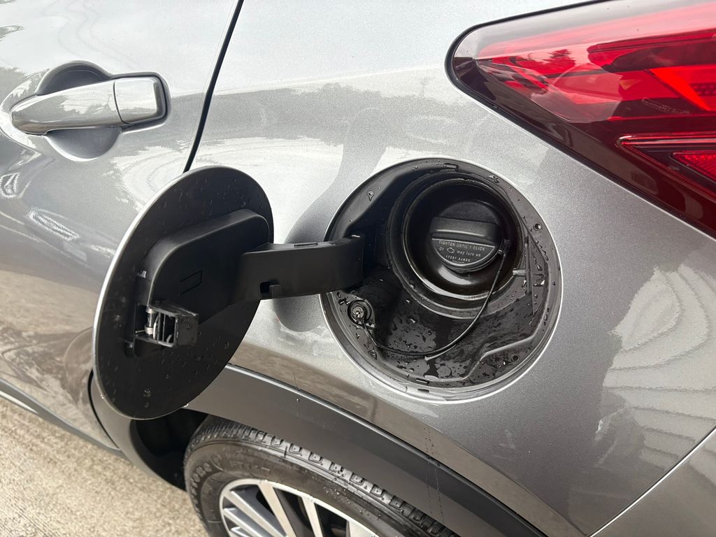 2023 Nissan Kicks SR photo 32