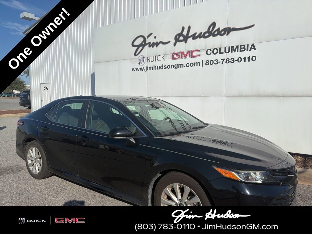 2019 Toyota Camry LE's photo