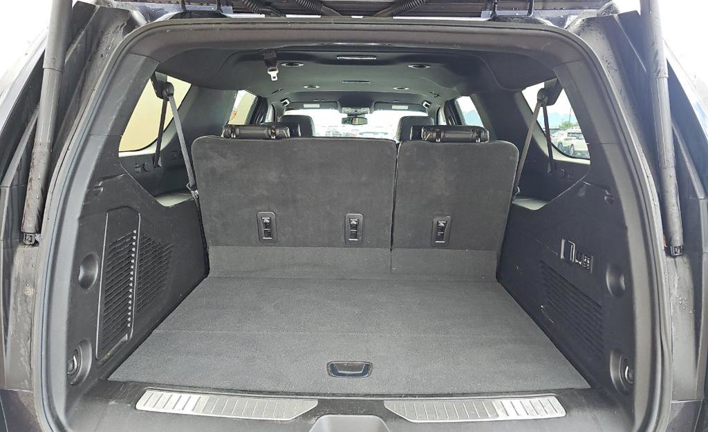 2023 Chevrolet Suburban Premier photo 4