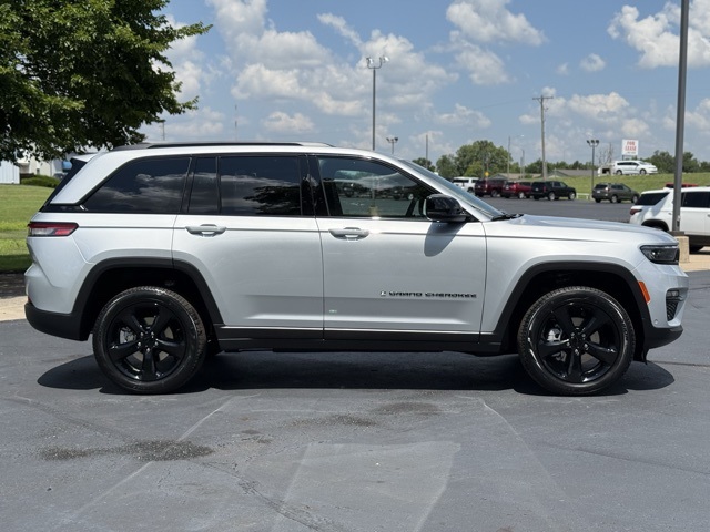 2025 Jeep Grand Cherokee Limited photo 5