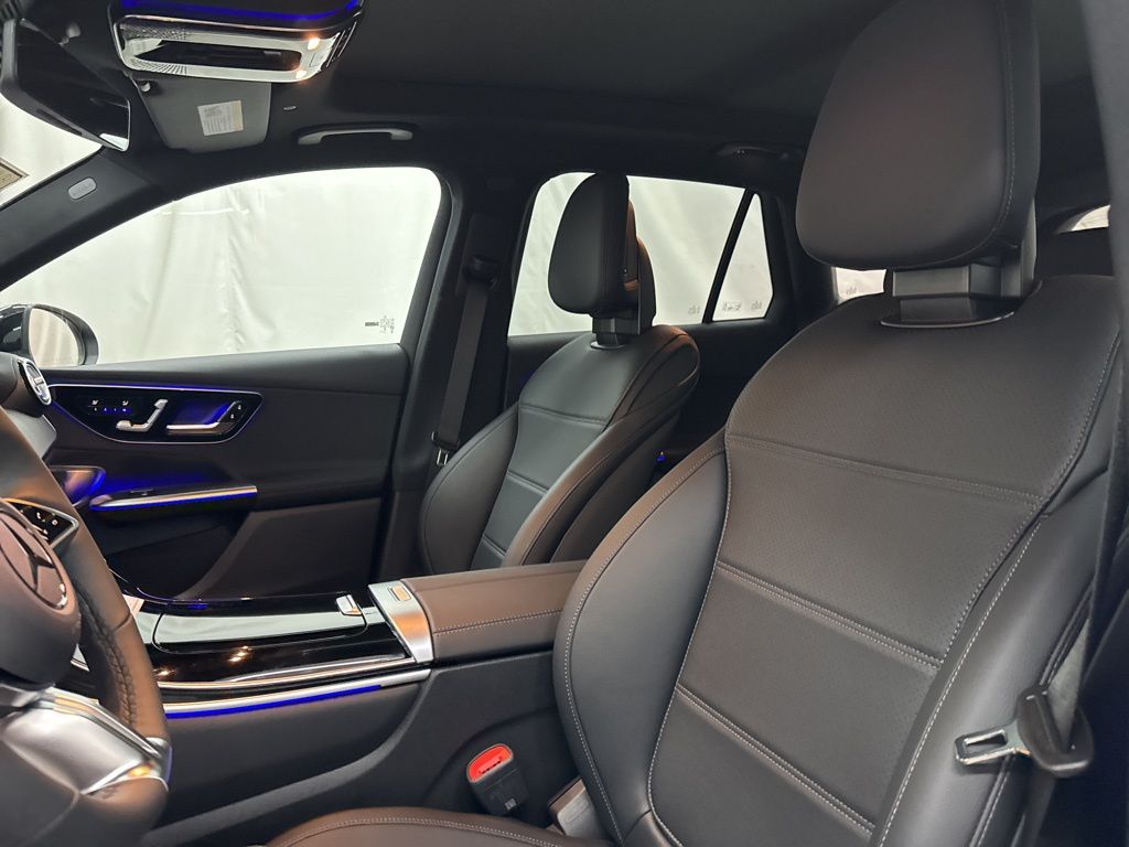 2026 Mercedes Benz GLC 300 photo 11