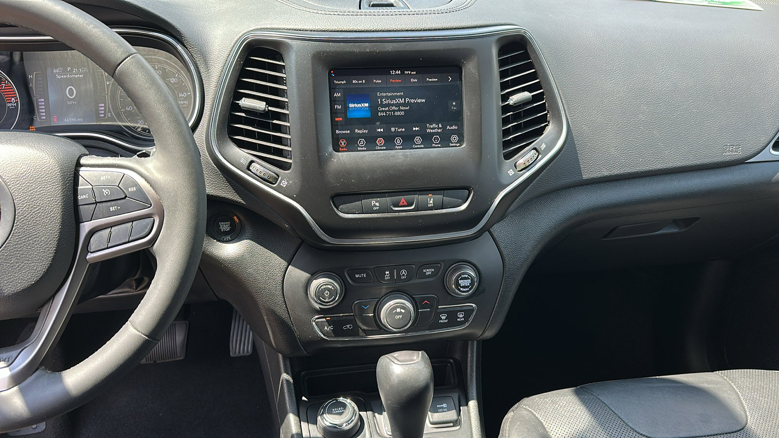 2021 Jeep Cherokee Latitude Lux photo 19