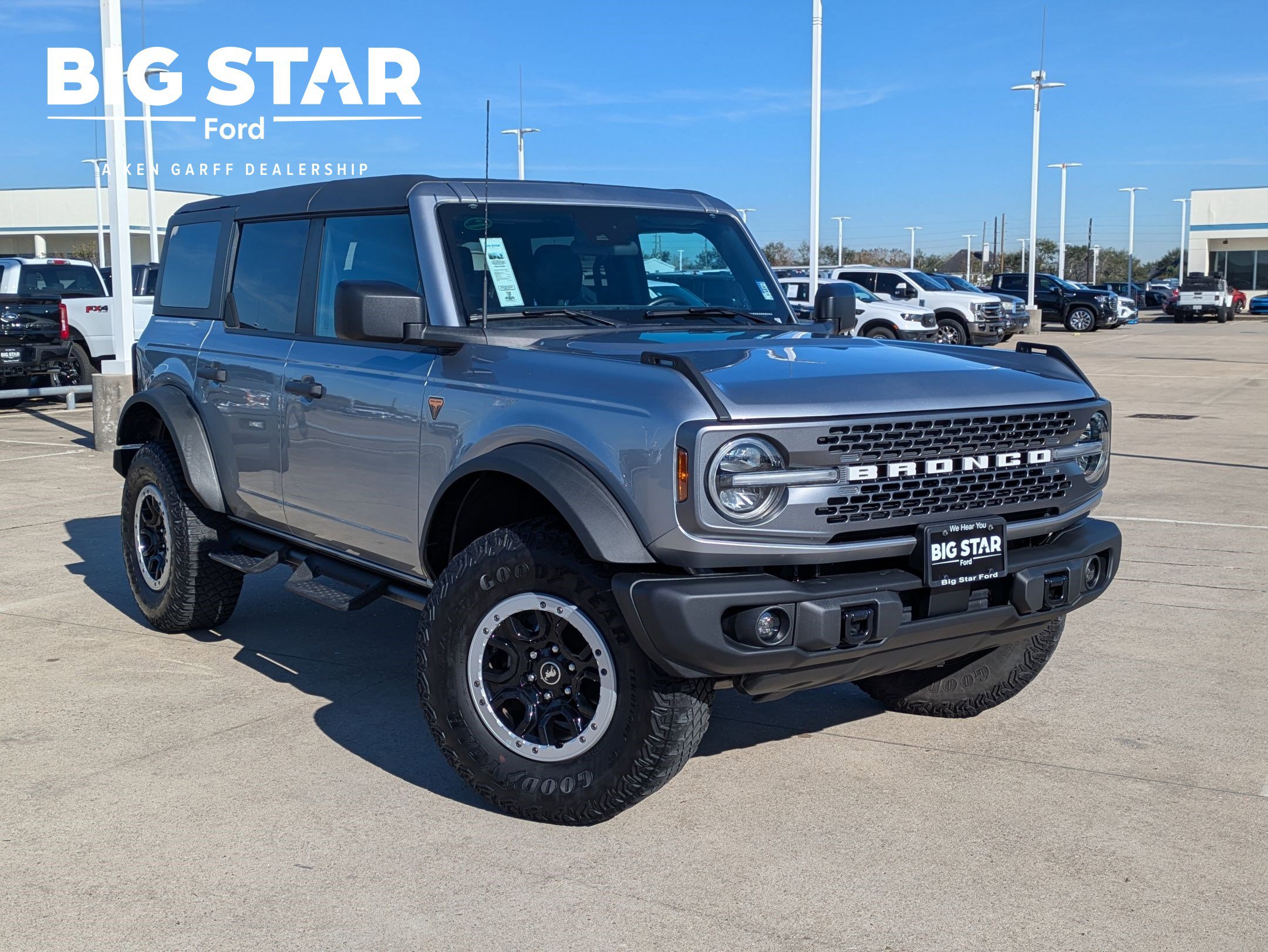 2023 Ford Bronco 4-Door Badlands's photo