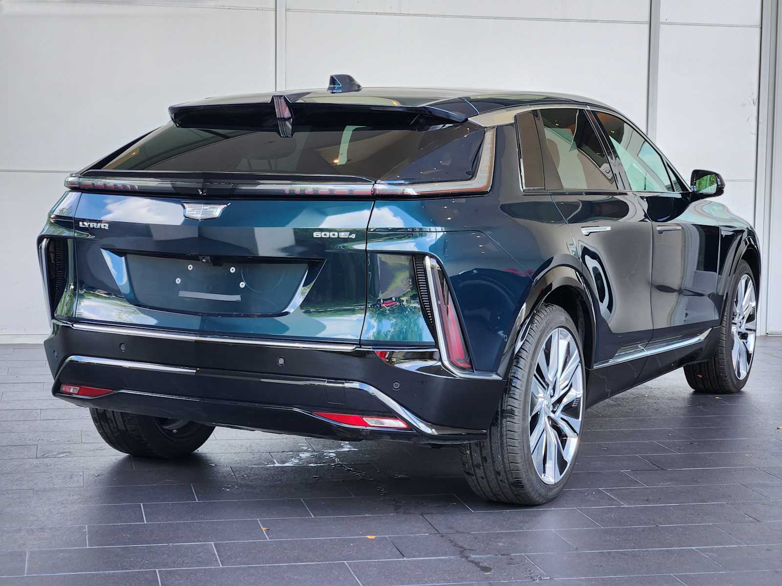 2024 Cadillac Lyriq Luxury photo 4