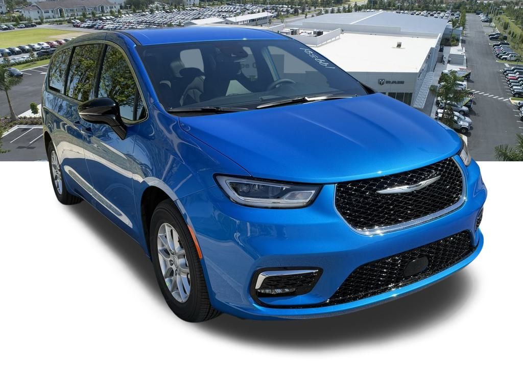 2026 Chrysler Pacifica photo 2