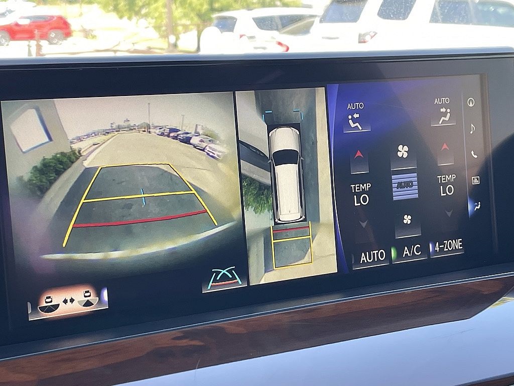 2019 Lexus LX 570 photo 18