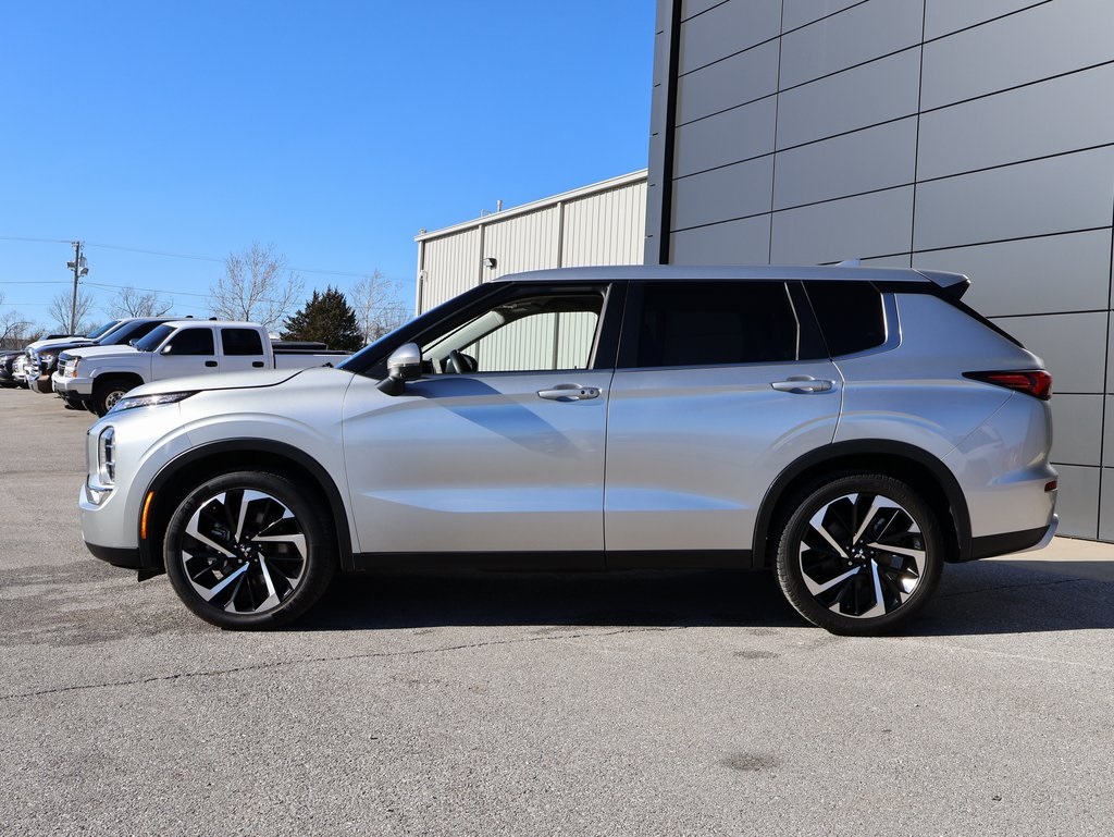 Used 2022 Mitsubishi Outlander SE with VIN JA4J3UA80NZ020981 for sale in Ozark, MO