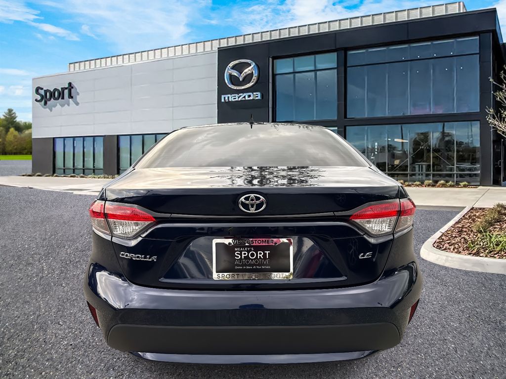 2022 Toyota Corolla LE photo 4