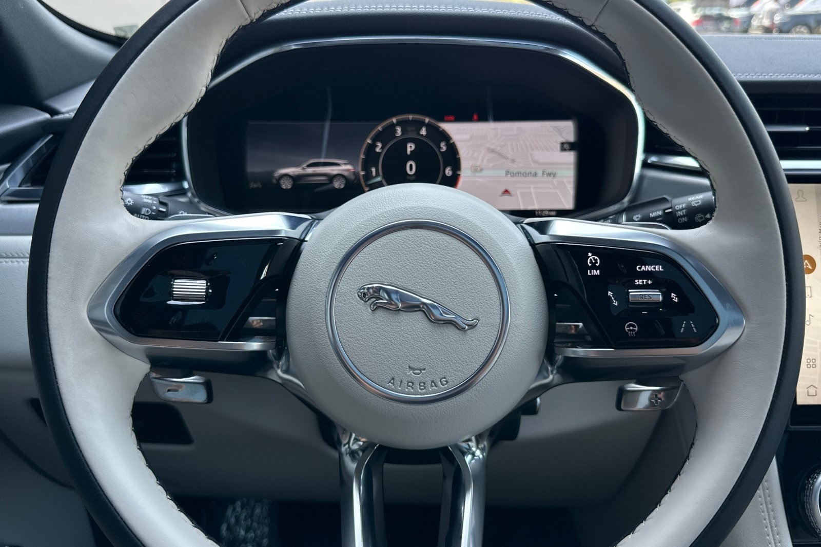 2025 Jaguar F-PACE P250 R-Dynamic S photo 26