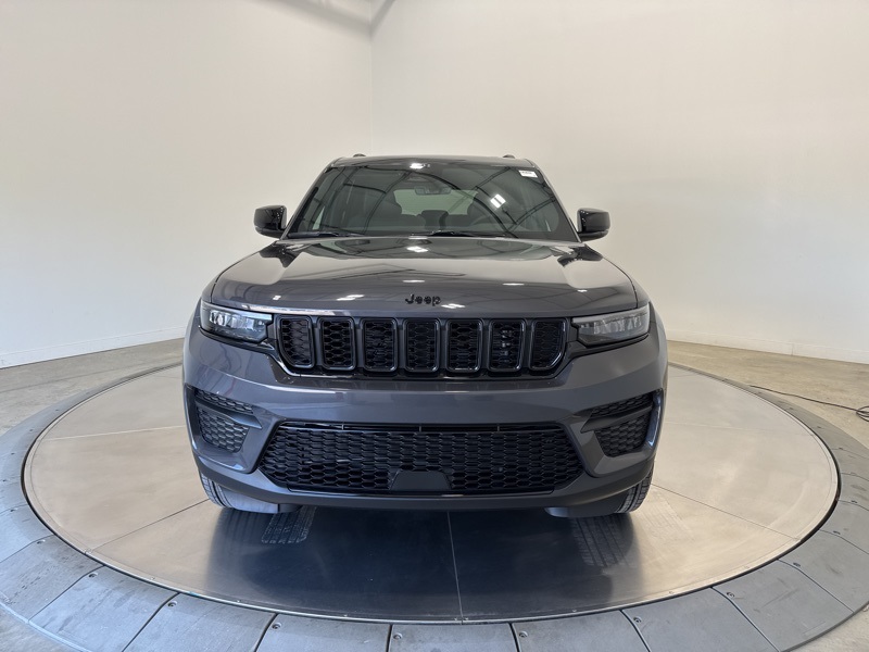2025 Jeep Grand Cherokee Altitude X photo 2