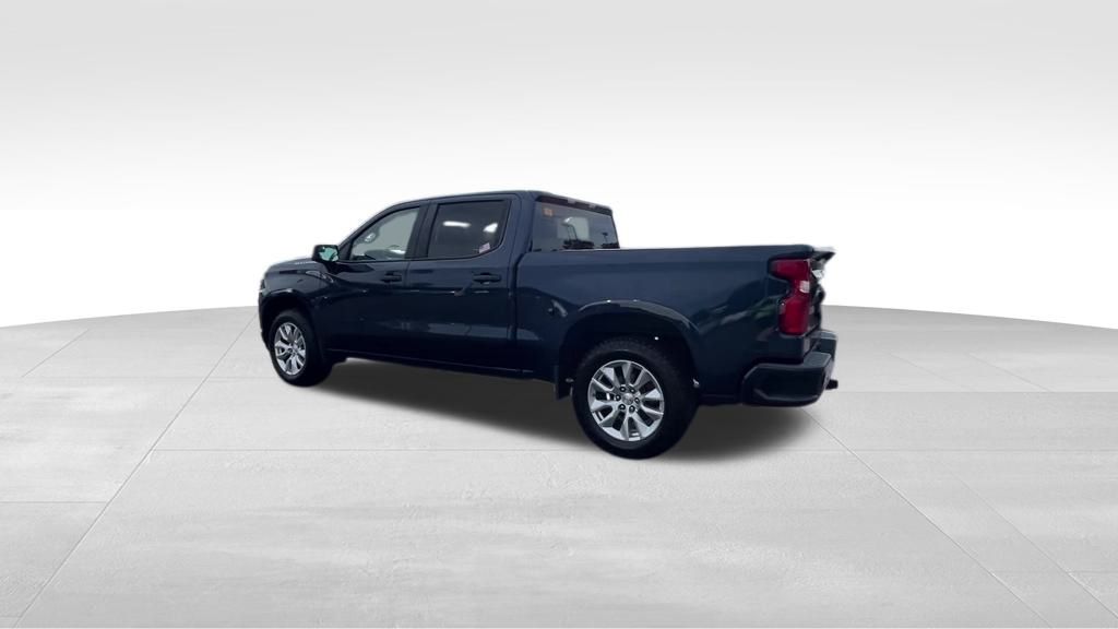 2021 Chevrolet Silverado 1500 Custom photo 2