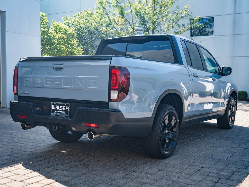 2024 Honda Ridgeline Black Edition photo 6