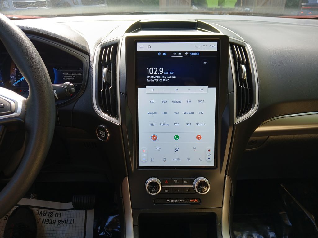 2022 Ford Edge SEL photo 16