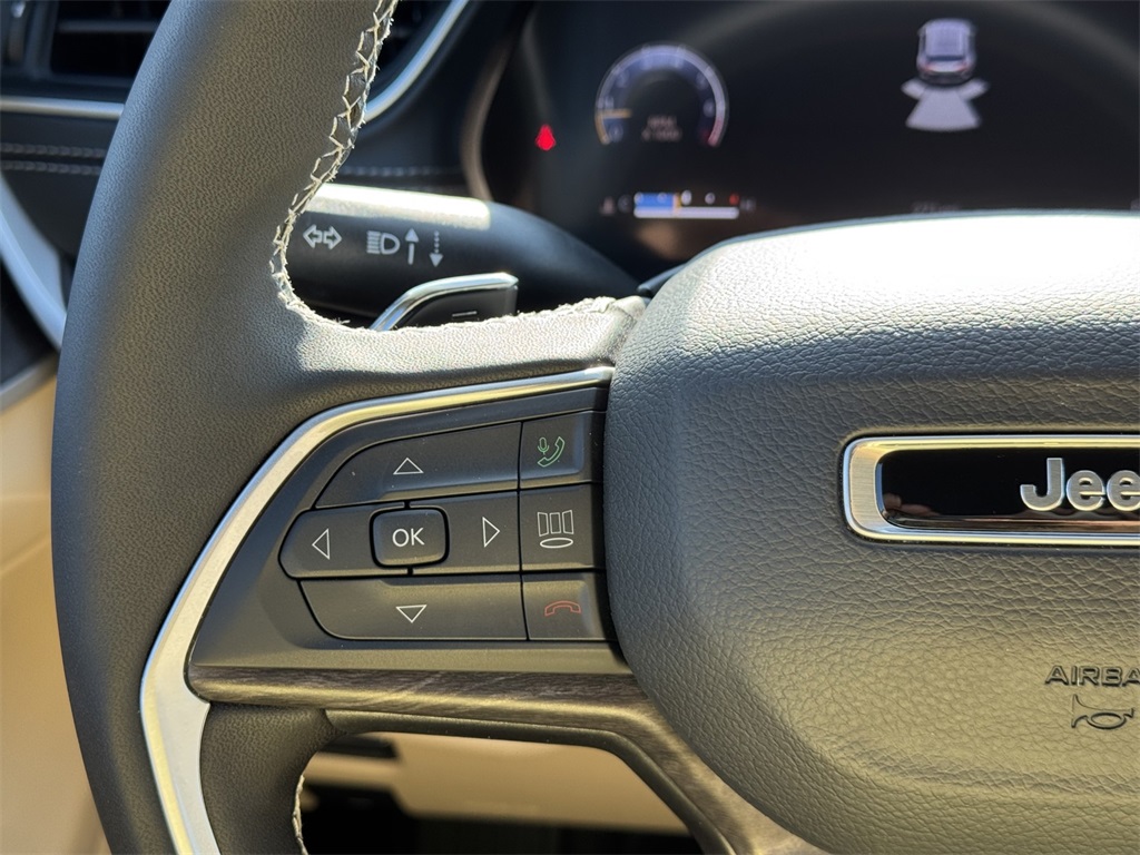 2025 Jeep Grand Cherokee Limited photo 20