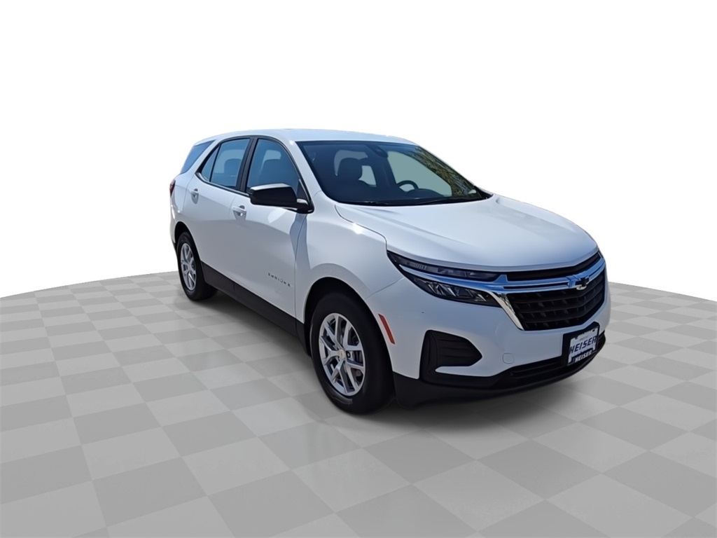 2024 Chevrolet Equinox LS photo 2