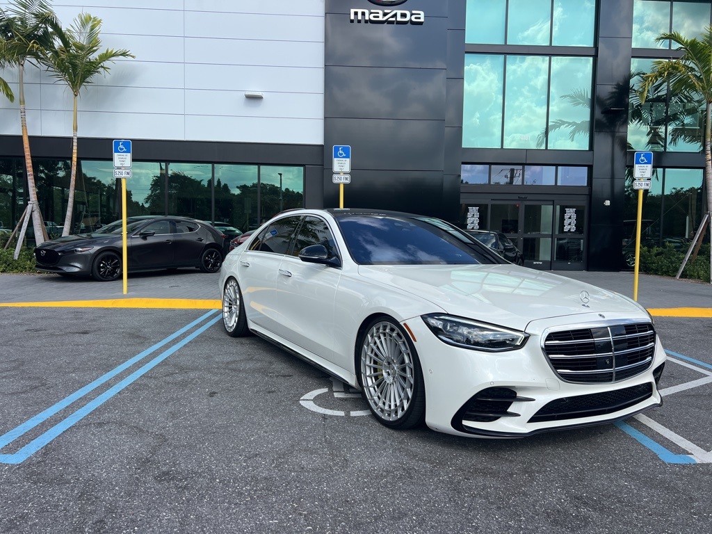 2022 Mercedes Benz S 580 4MATIC photo 2
