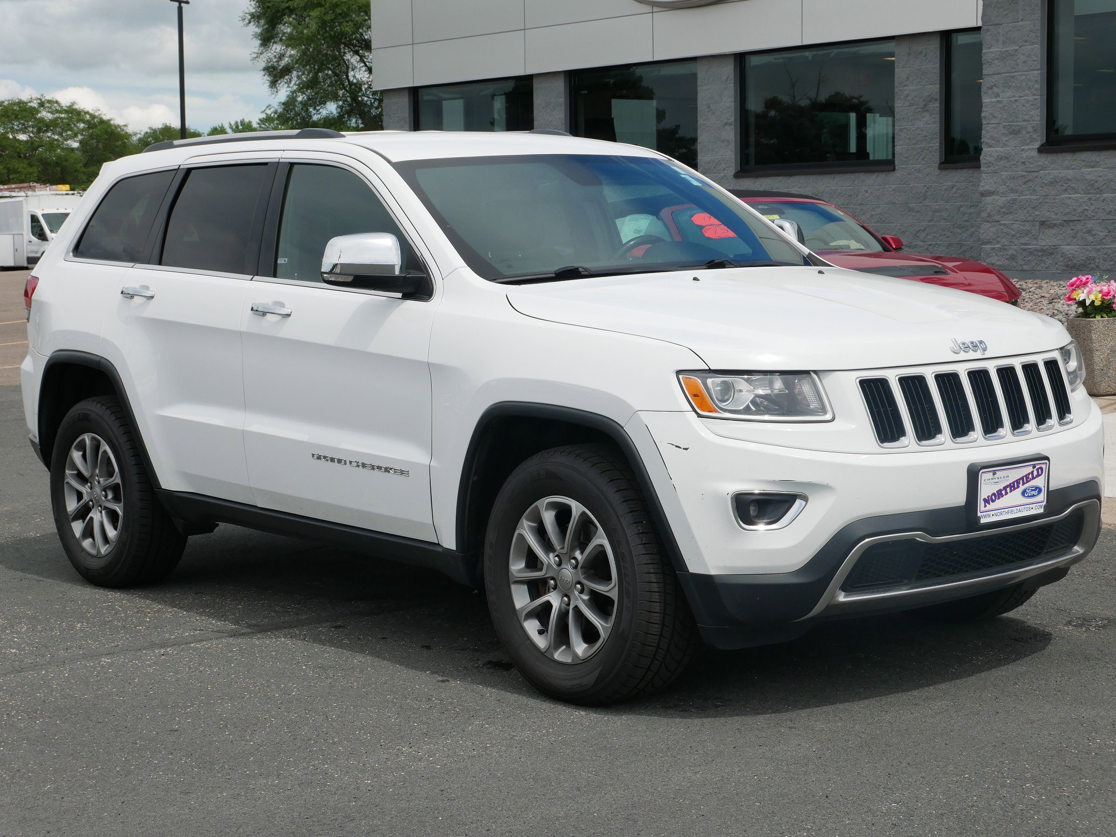 Used 2015 Jeep Grand Cherokee Limited with VIN 1C4RJFBG9FC107153 for sale in Northfield, Minnesota
