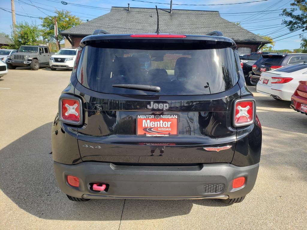 2017 Jeep Renegade Trailhawk photo 6