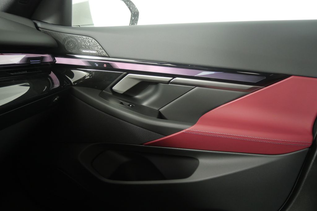 New 2025 Mineral White Metallic BMW eDrive40 image 23