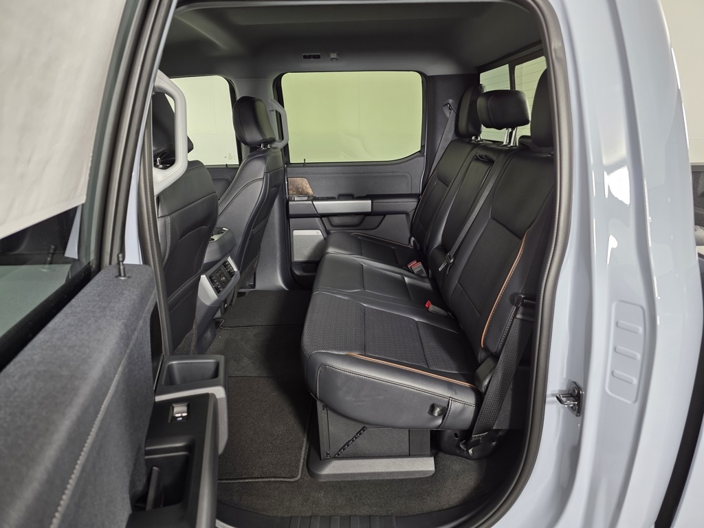2025 Ford F-350 Lariat photo 14