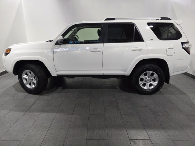 2020 Toyota 4Runner SR5 Premium photo 2