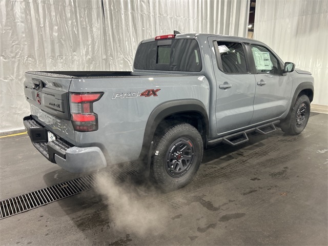2025 Nissan Frontier PRO-4X photo 3